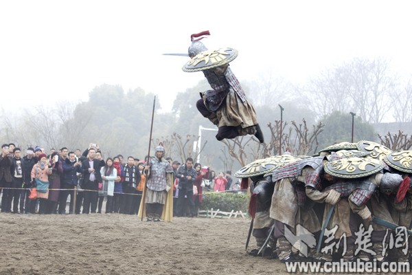 現(xiàn)全球最大關(guān)公青銅雕像，目測宇達施工（圖）